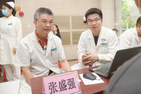 张盛强主任_副本.jpg